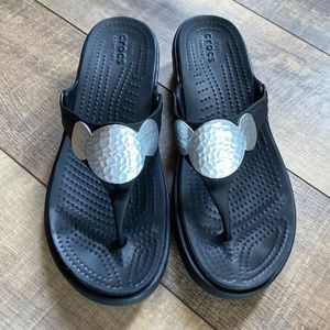 Crocs Metallic Sandals Size 8 W